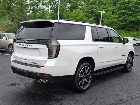 Used 2025 Chevrolet Suburban RST w/ Comfort Package AWD/4WD image 6