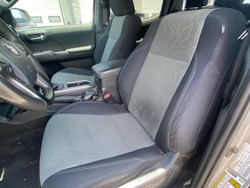 Used 2020 Toyota Tacoma TRD Off-Road w/ Technology Package RWD image 10