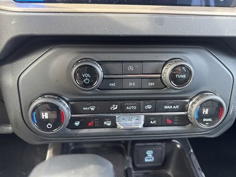 Used 2025 Ford Bronco Outer Banks image 31