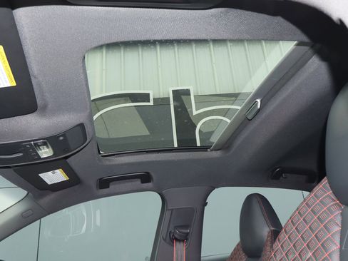 Used 2018 Audi RS 3 w/ Technology Package image 8