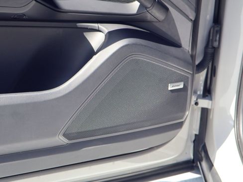 Certified 2025 Porsche Cayenne AWD/4WD image 14