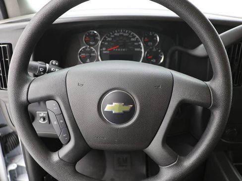 Used 2025 Chevrolet Express 3500 LT w/ LT Preferred Equipment Group image 16