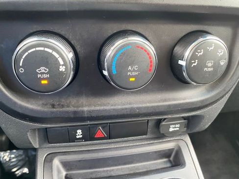 Used 2016 Jeep Compass Sport w/ Power Value Group FWD image 25