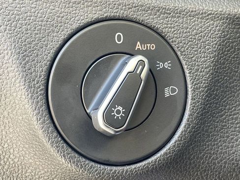 Used 2024 Volkswagen Jetta SE image 17