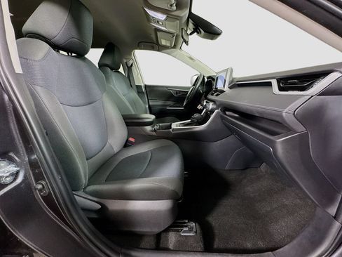 Used 2023 Toyota RAV4 LE AWD/4WD image 29