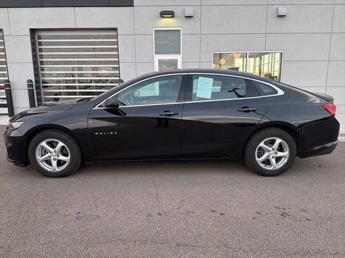 Used 2017 Chevrolet Malibu LS w/ LPO, Convenience Package 2 FWD image 3