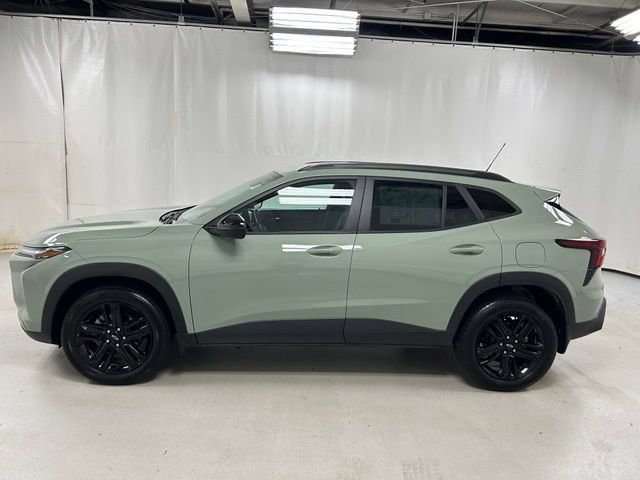 Used 2025 Chevrolet Trax ACTIV FWD image 8