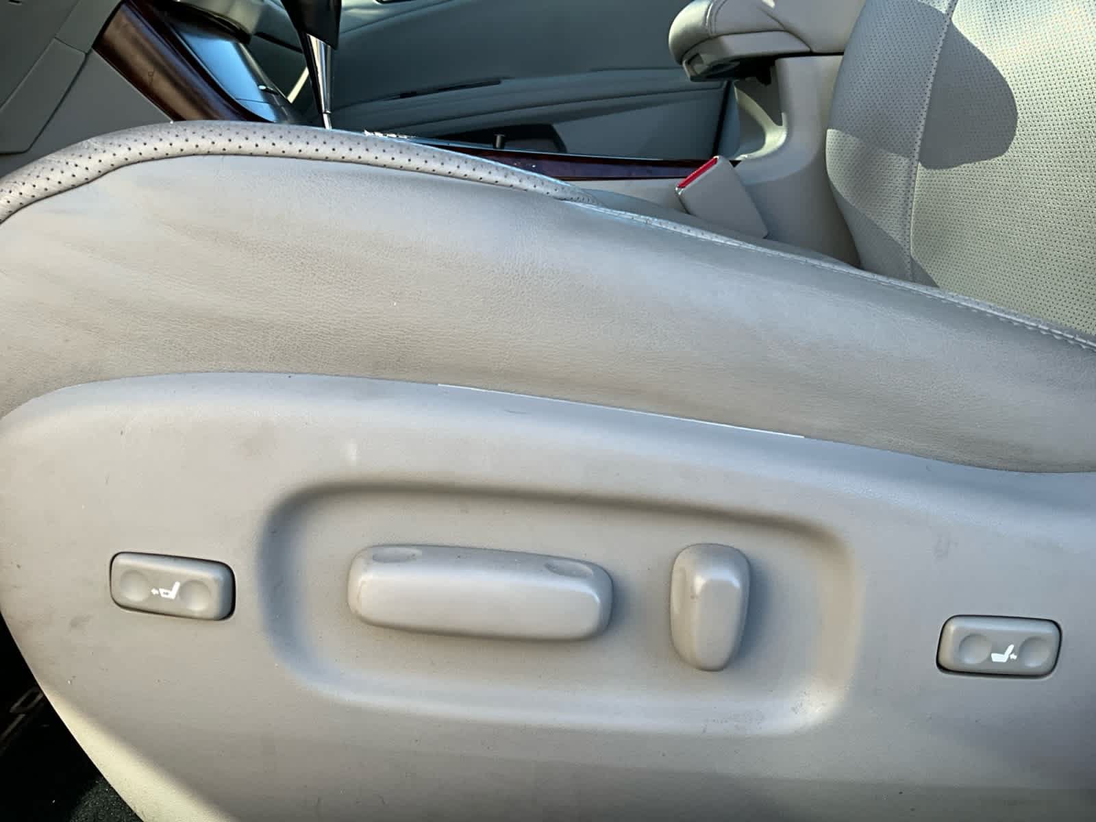 Used 2011 Toyota Avalon Limited FWD image 18