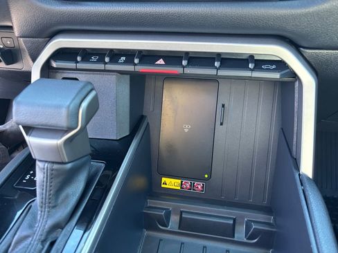 Used 2025 Toyota Tundra Limited image 36