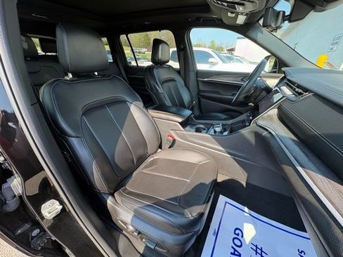 Used 2024 Jeep Grand Cherokee L Limited w/ Luxury Tech Group II image 32