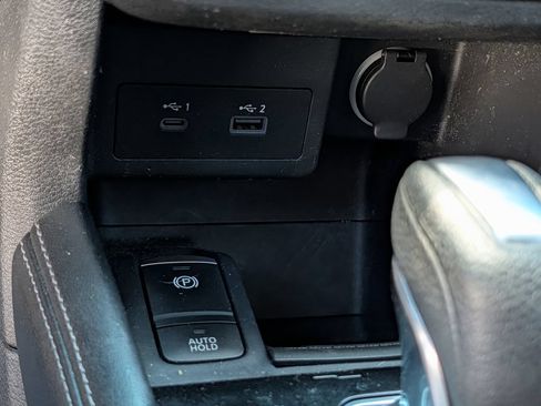 Used 2021 Nissan Kicks SV FWD image 16