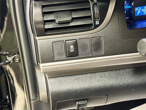 Used 2013 Toyota Camry SE FWD image 10