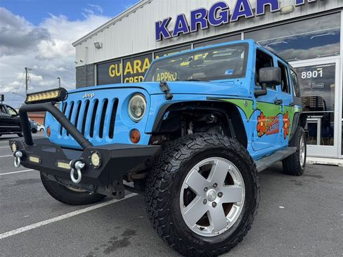 Used 2012 Jeep Wrangler Unlimited Sahara w/ Connectivity Group AWD/4WD image 5