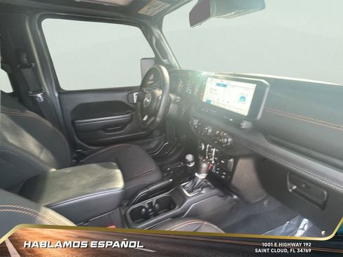 Used 2024 Jeep Gladiator Mojave image 32