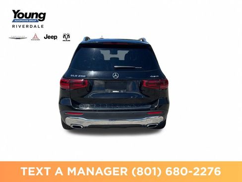 Used 2025 Mercedes-Benz GLB 250 4MATIC image 4