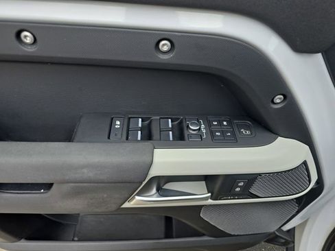 Certified 2021 Land Rover Defender 110 X-Dynamic SE image 31