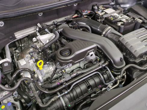 New 2025 Volkswagen Taos SEL image 14