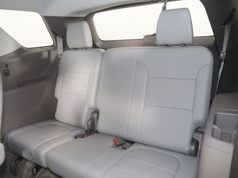 Used 2019 Chevrolet Traverse LT w/ LPO, Floor Liner Package AWD/4WD image 49