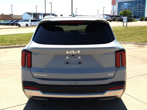 Used 2024 Kia Sorento S w/ Panoramic Sunroof Package AWD/4WD image 16