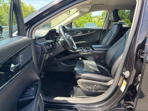 Used 2023 Lincoln Nautilus AWD w/ Premium Package image 13
