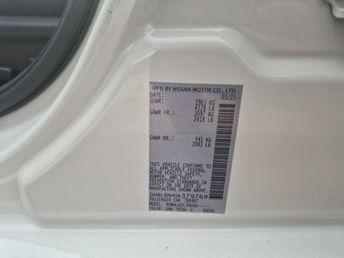 Used 2025 Nissan Altima 2.5 SV FWD image 35