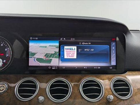 Used 2018 Mercedes-Benz E 300 image 24