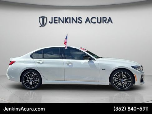 Used 2022 BMW 330e w/ M Sport Package RWD image 2