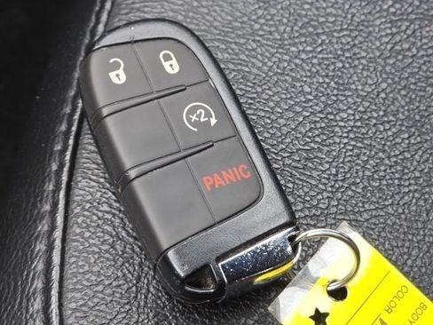 Used 2023 Jeep Compass Limited image 37