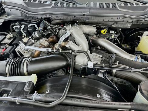 Certified 2022 Ford F250 XLT w/ Black Appearance Package image 22