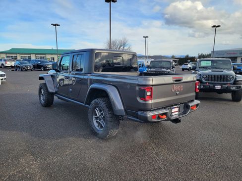 New 2026 Jeep Gladiator Mojave w/ Steel Bumper Group image 13