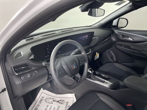 Used 2025 Buick Envista Preferred image 10