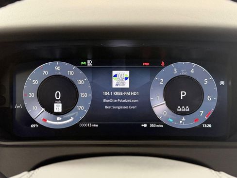 Used 2026 Land Rover Range Rover Velar Dynamic SE AWD/4WD image 24