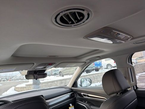 New 2025 Kia Telluride S image 9