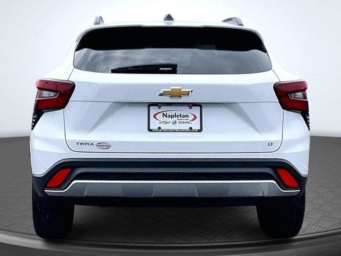 Used 2025 Chevrolet Trax LT image 4