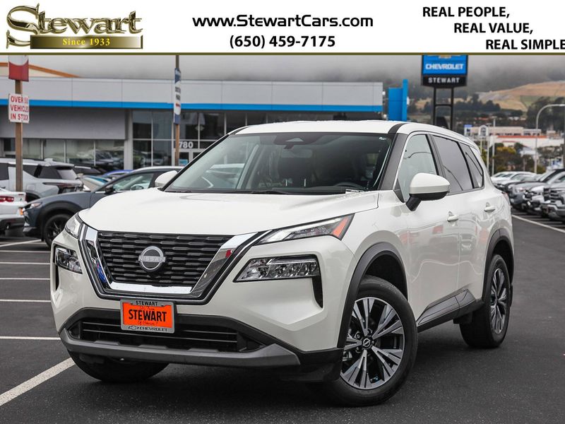 Used 2023 Nissan Rogue SV image 1