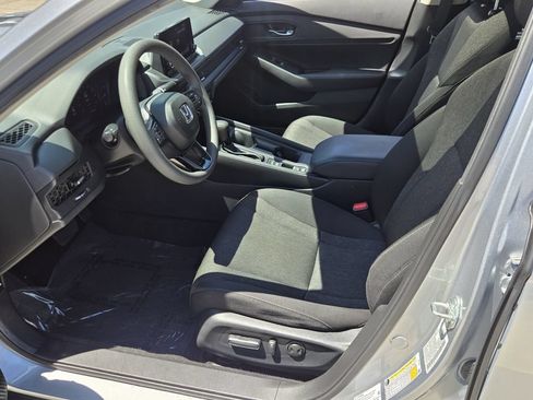 Certified 2025 Honda Accord SE image 10
