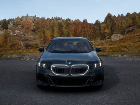 New 2027 BMW 550e xDrive image 3