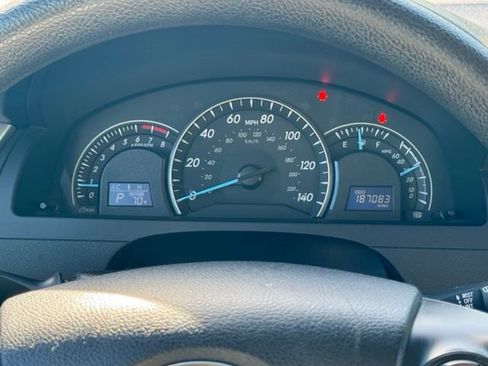 Used 2013 Toyota Camry LE FWD image 24