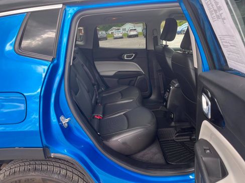 Used 2022 Jeep Compass Limited AWD/4WD image 13