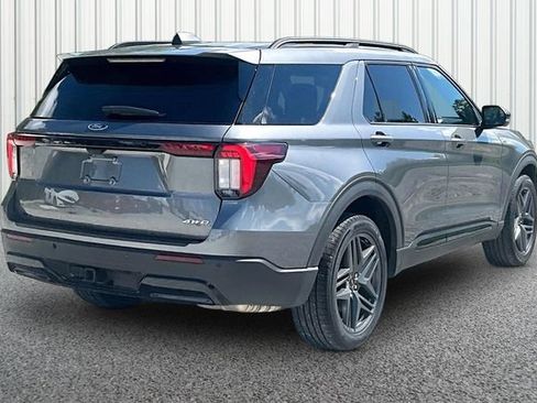 Used 2025 Ford Explorer ST-Line w/ ST-Line Street Pack AWD/4WD image 10