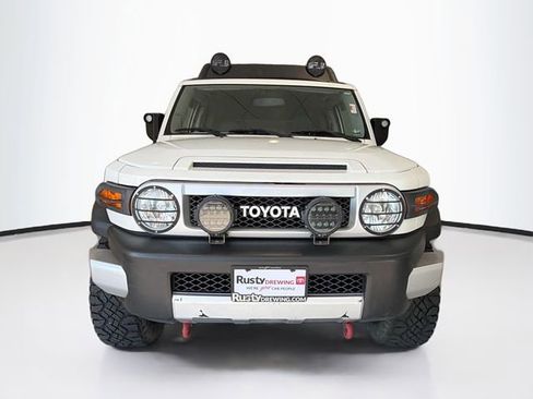 Used 2014 Toyota FJ Cruiser 4WD w/ Upgrade Package image 2