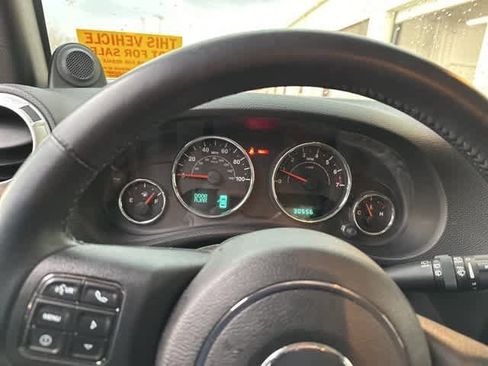 Used 2013 Jeep Wrangler Rubicon w/ PWR Convenience Group image 9