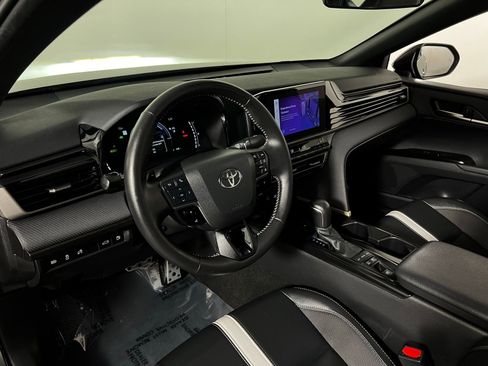 Certified 2025 Toyota Camry SE image 12