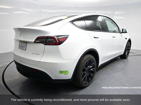 Used 2023 Tesla Model Y Long Range image 4