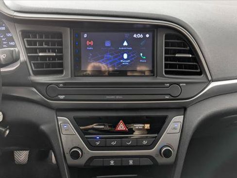 Used 2018 Hyundai Elantra SE FWD image 27