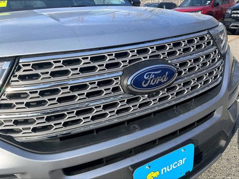 Used 2023 Ford Explorer Limited AWD/4WD image 31