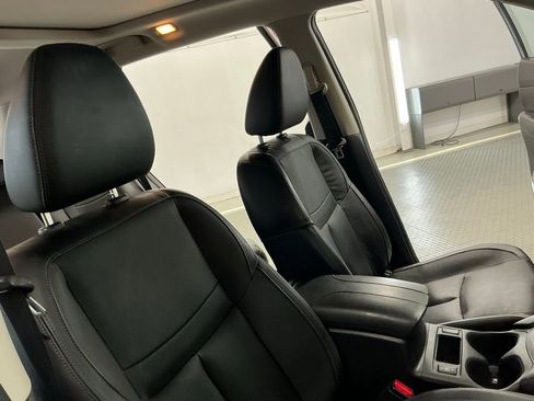 Used 2018 Nissan Rogue SL w/ Premium Package image 13