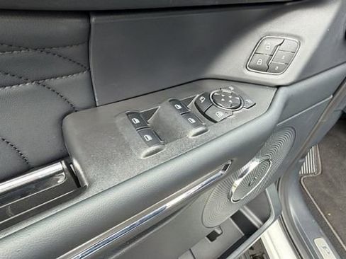 Used 2024 Ford Expedition Platinum image 21