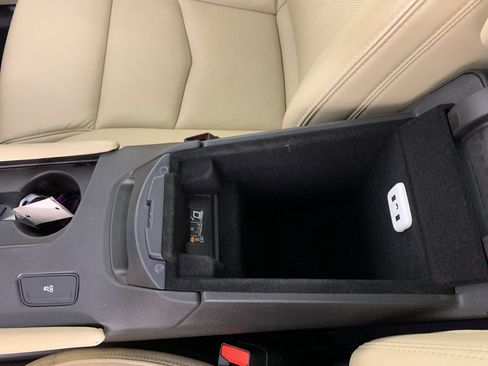 Used 2017 Cadillac XT5 Luxury FWD image 28