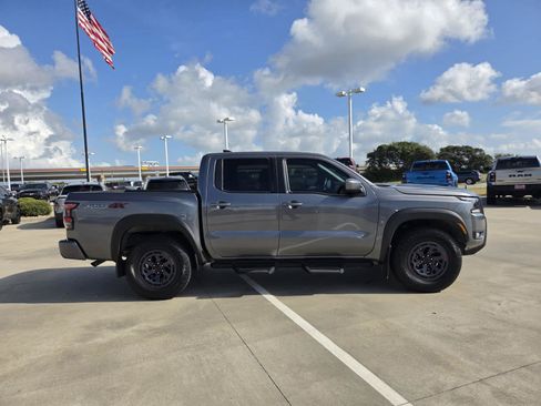 Used 2026 Nissan Frontier PRO-4X w/ Tow Package AWD/4WD image 6
